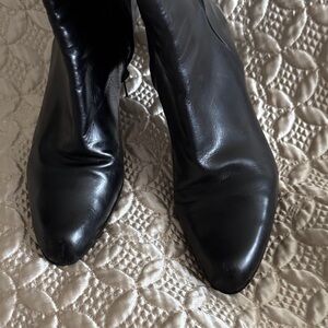 Elegant Black Leather Women's Boots
